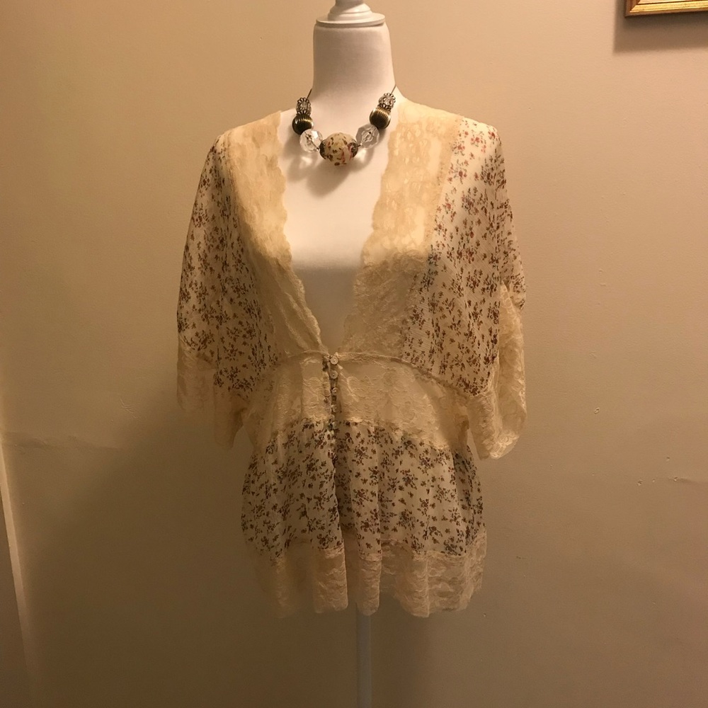 Top. - Picture 2 of 3